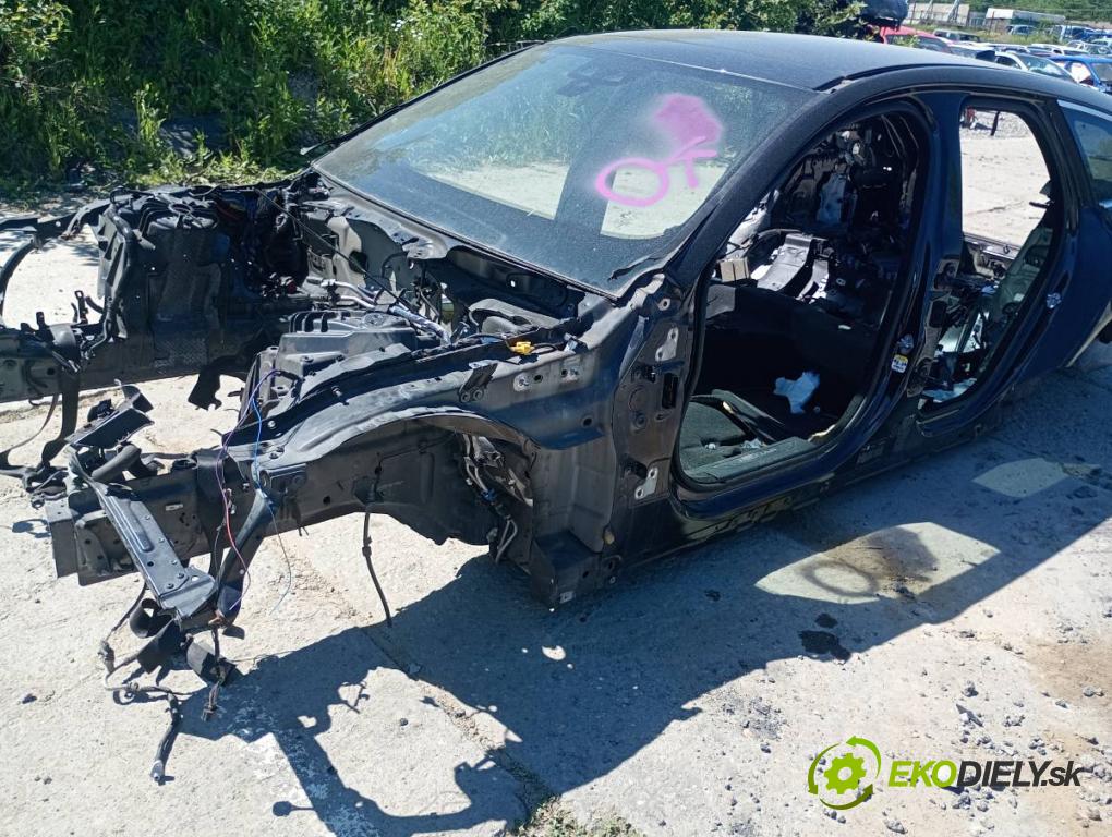JAGUAR XF II Kombi 2018 177 kW 2.0 D AWD 1999 karoséria ČTVRŤÁK: Blatník prah strecha PODŁUŻNICA