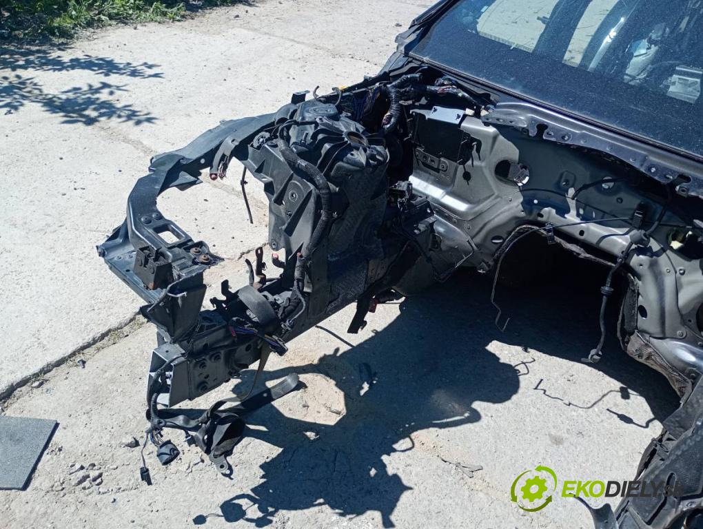 JAGUAR XF II Kombi 2018 177 kW 2.0 D AWD 1999 karoséria ČTVRŤÁK: Blatník prah strecha PODŁUŻNICA