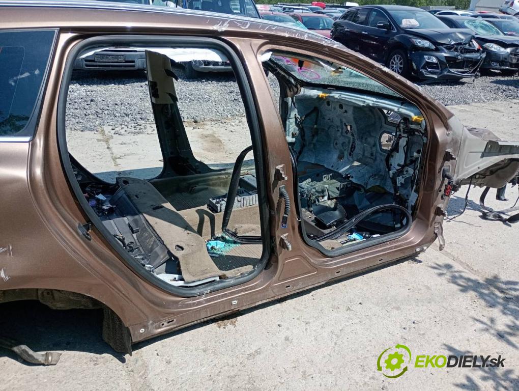 VOLVO XC60 I SUV 2012 158 kW D5 AWD 2400 KAROSERIA ČTVRŤÁK blatník práh střecha PODŁUŻNICA