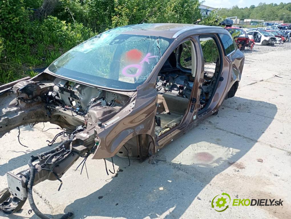 VOLVO XC60 I SUV 2012 158 kW D5 AWD 2400 KAROSERIA ČTVRŤÁK blatník práh střecha PODŁUŻNICA