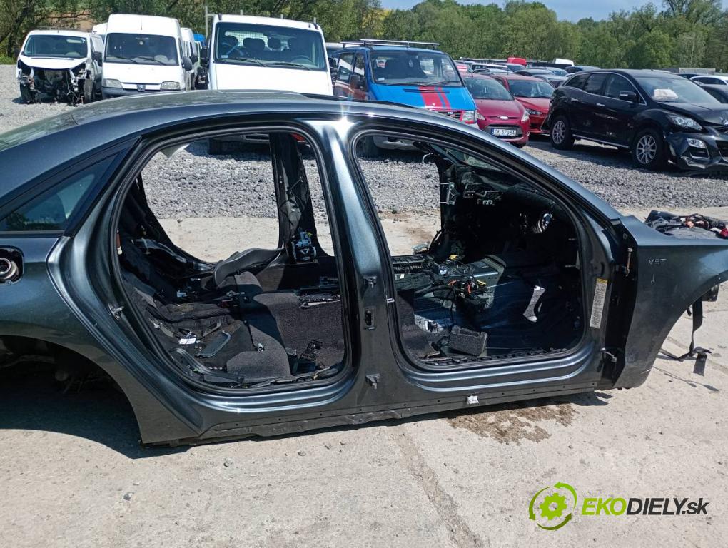 AUDI A8 D4 sedan 2016 445 kW S8 plus quattro 3993 KAROSERIA ČTVRŤÁK blatník práh střecha PODŁUŻNICA