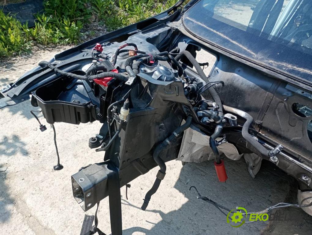 AUDI A8 D4 sedan 2016 445 kW S8 plus quattro 3993 KAROSERIA ČTVRŤÁK blatník práh střecha PODŁUŻNICA