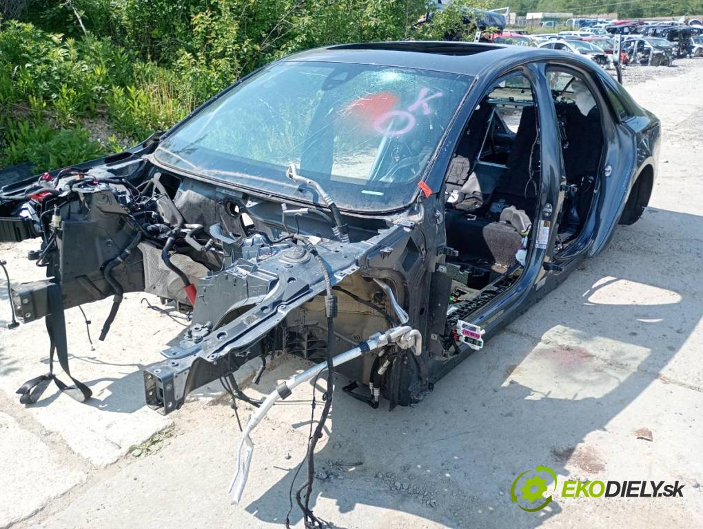 AUDI A8 D4 sedan 2016 445 kW S8 plus quattro 3993 KAROSERIA ČTVRŤÁK blatník práh střecha PODŁUŻNICA