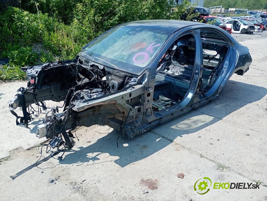 MERCEDES-BENZ KLASA C sedan 2016 270 kW C 450 AMG 4-matic (205.064) 2996 KAROSERIA ČTVRŤÁK blatník práh střecha PODŁUŻNICA