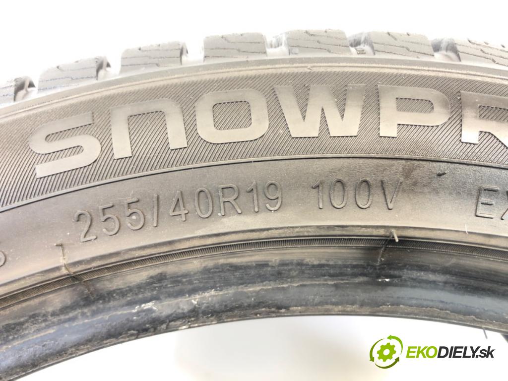 --- --- PNEUMATIKA: zima 2X 255/40 19" TYRE