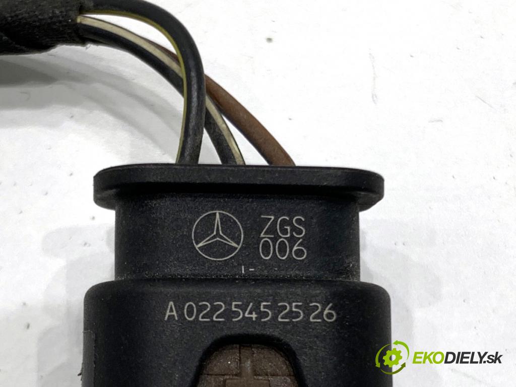 MERCEDES-BENZ KLASA C sedan 2016 270 kW C 450 AMG 4-matic (205.064) 2996 Snímač PDC