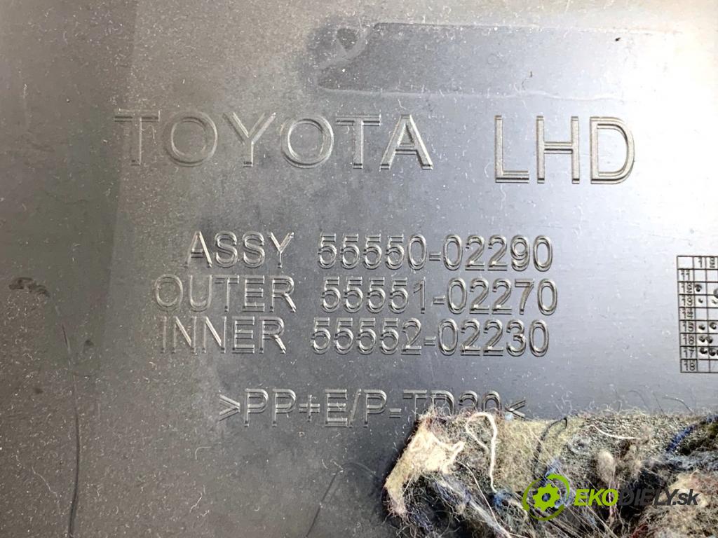 TOYOTA AURIS II Kombi 2017 73 kW 1.8 Hybrid (ZWE186_) 1798 přihrádka kastlík spolujezdce 55550-02290 (Přihrádka (kastlík))