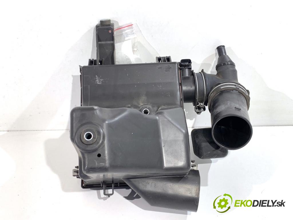 TOYOTA AURIS II Kombi 2017 73 kW 1.8 Hybrid (ZWE186_) 1798 obal filtra vzduchu 17705-0T060 (Kryt vzduchového filtru)