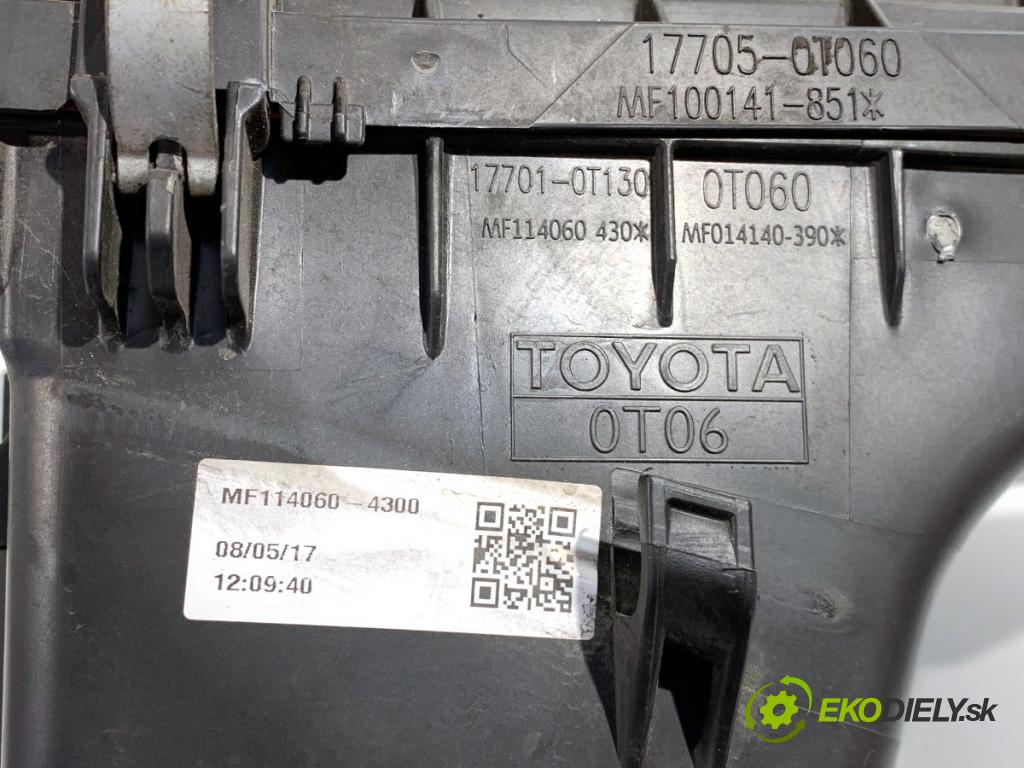 TOYOTA AURIS II Kombi 2017 73 kW 1.8 Hybrid (ZWE186_) 1798 obal filtra vzduchu 17705-0T060 (Kryt vzduchového filtru)