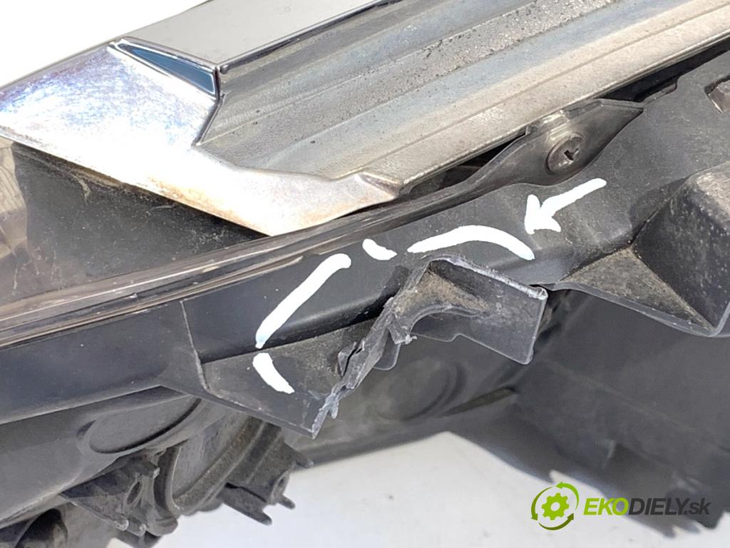 TOYOTA AURIS II Kombi 2017 73 kW 1.8 Hybrid (ZWE186_) 1798 Svetlomet pravy predný 81110-02K30