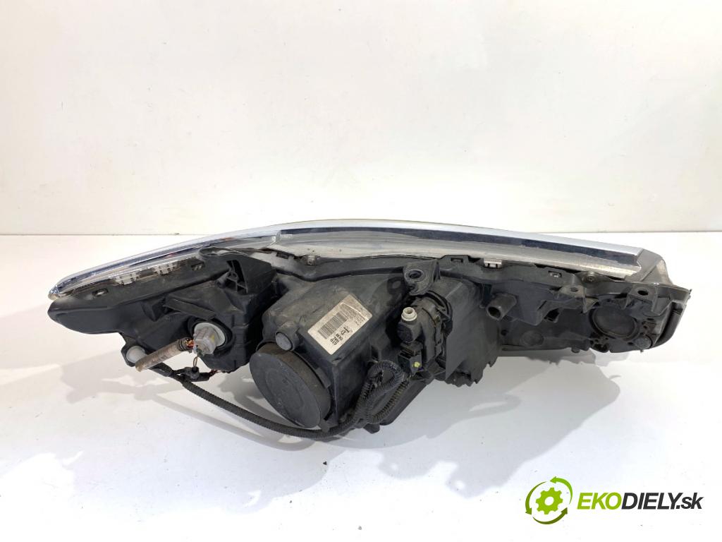 TOYOTA AURIS II Kombi 2017 73 kW 1.8 Hybrid (ZWE186_) 1798 Svetlomet ľavy predný 81150-02K30