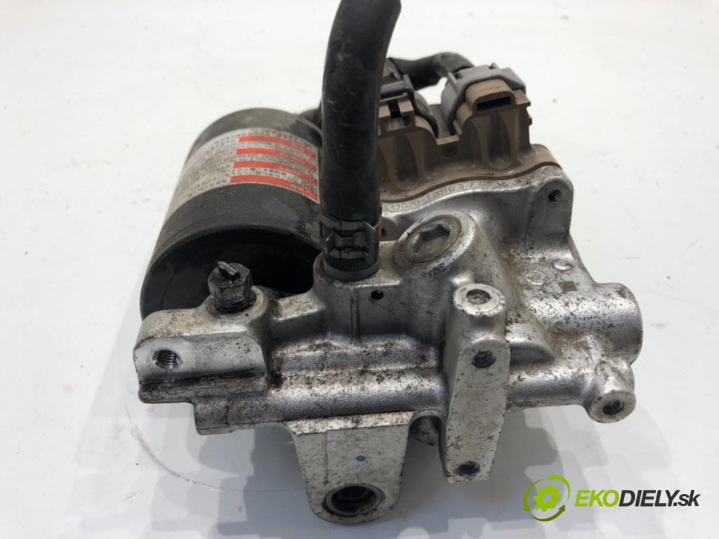 TOYOTA AURIS II Kombi 2017 73 kW 1.8 Hybrid (ZWE186_) 1798 Pumpa ABS 47070-12010 (Pumpa ABS)