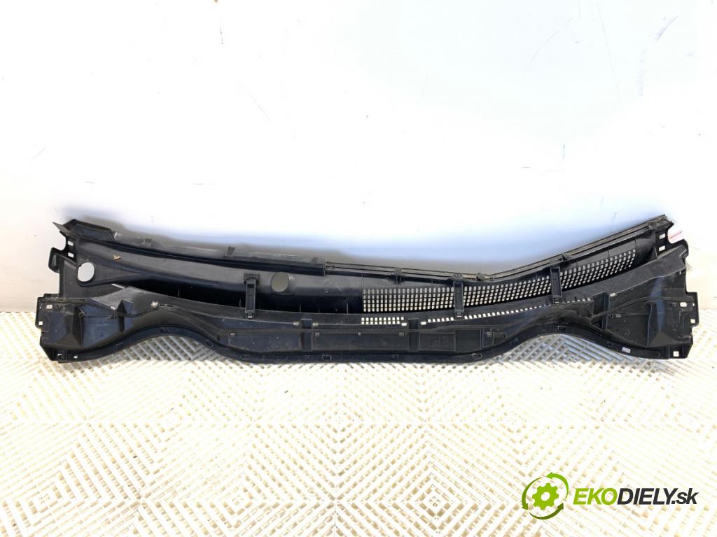 TOYOTA AURIS II Kombi 2017 73 kW 1.8 Hybrid (ZWE186_) 1798 Torpédo, plast pod čelné okno 55781-02350 (Torpédo (plast pod čelným sklom))