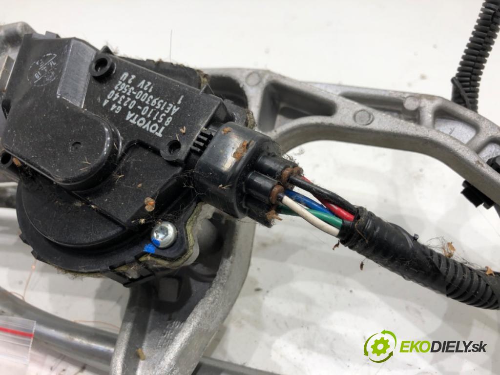TOYOTA AURIS II Kombi 2017 73 kW 1.8 Hybrid (ZWE186_) 1798 mechanismus stěračů přední část 85110-02340 (Motorek stěračů přední)