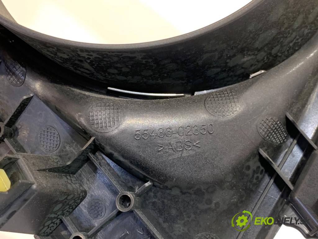 TOYOTA AURIS II Kombi 2017 73 kW 1.8 Hybrid (ZWE186_) 1798 lišty kryt 55410-02440 55405-02870 (Lišta)
