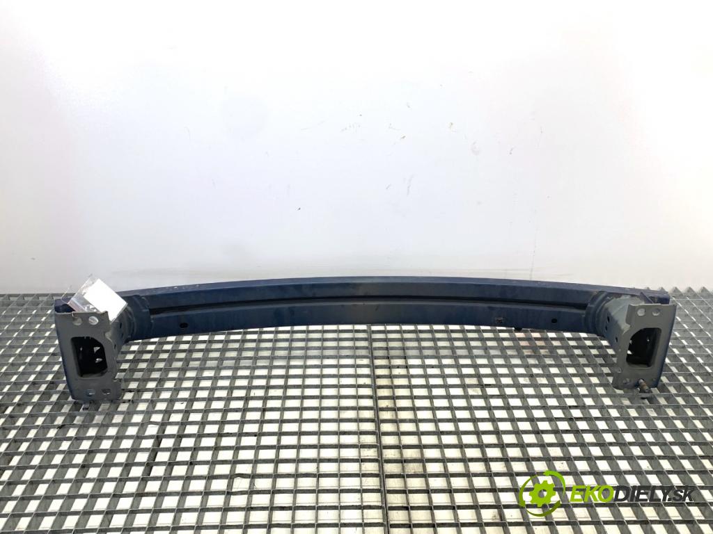 TOYOTA AURIS II Kombi 2017 73 kW 1.8 Hybrid (ZWE186_) 1798 výztuha nárazníka přední část  (Přední výztuha)