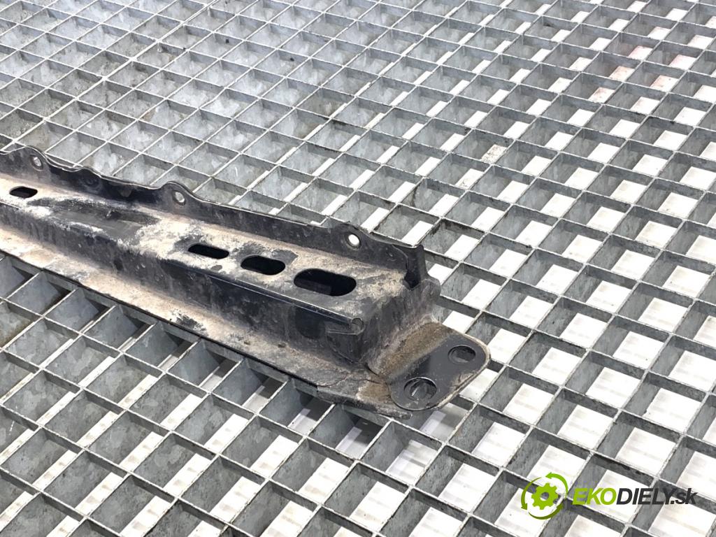 TOYOTA AURIS II Kombi 2017 73 kW 1.8 Hybrid (ZWE186_) 1798 držiak nápravy FÚZY: predný ľavy