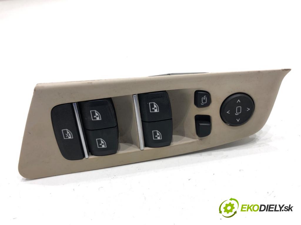 BMW G30 sedan 2020 140 kW 520 d xDrive 1995 přepínač oken 6832728 (Páčky pod volantem)