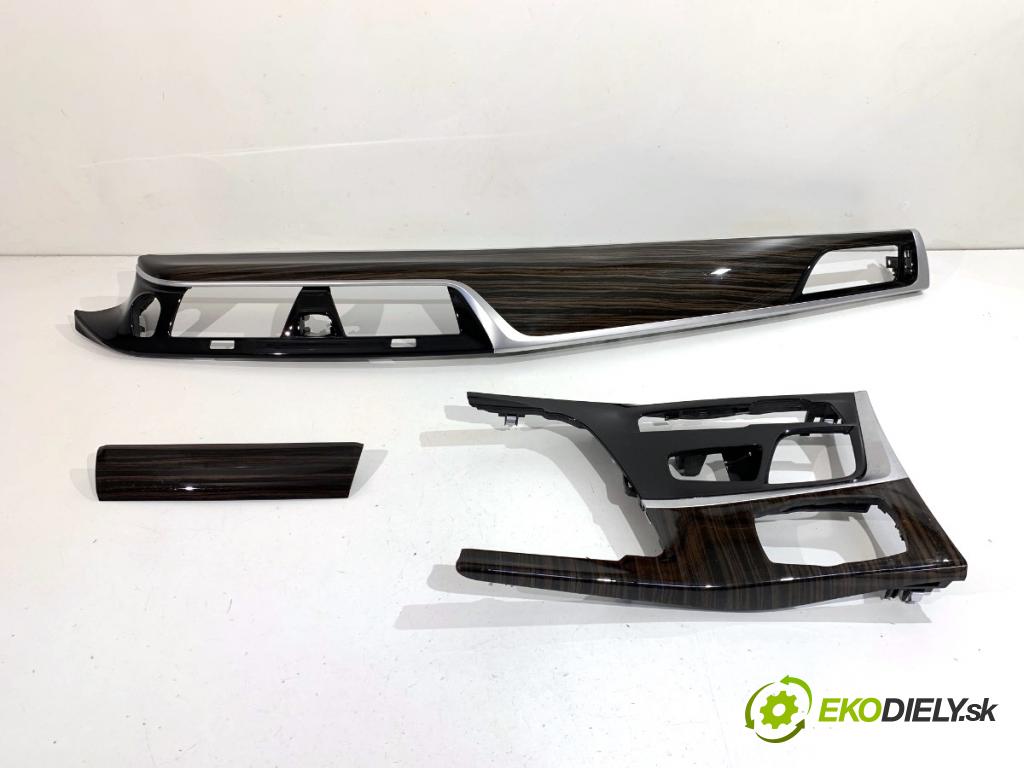 BMW G30 sedan 2020 140 kW 520 d xDrive 1995 lišty kryt 9378022 9370802 (Lišta)