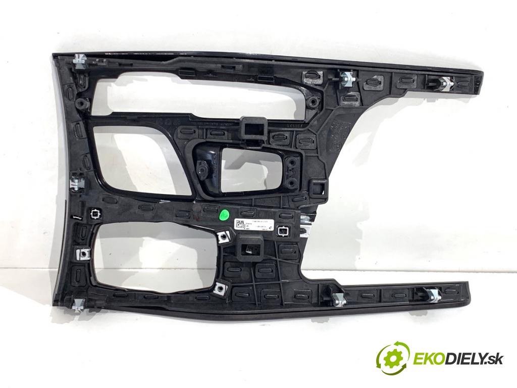 BMW G30 sedan 2020 140 kW 520 d xDrive 1995 lišty kryt 9378022 9370802 (Lišta)