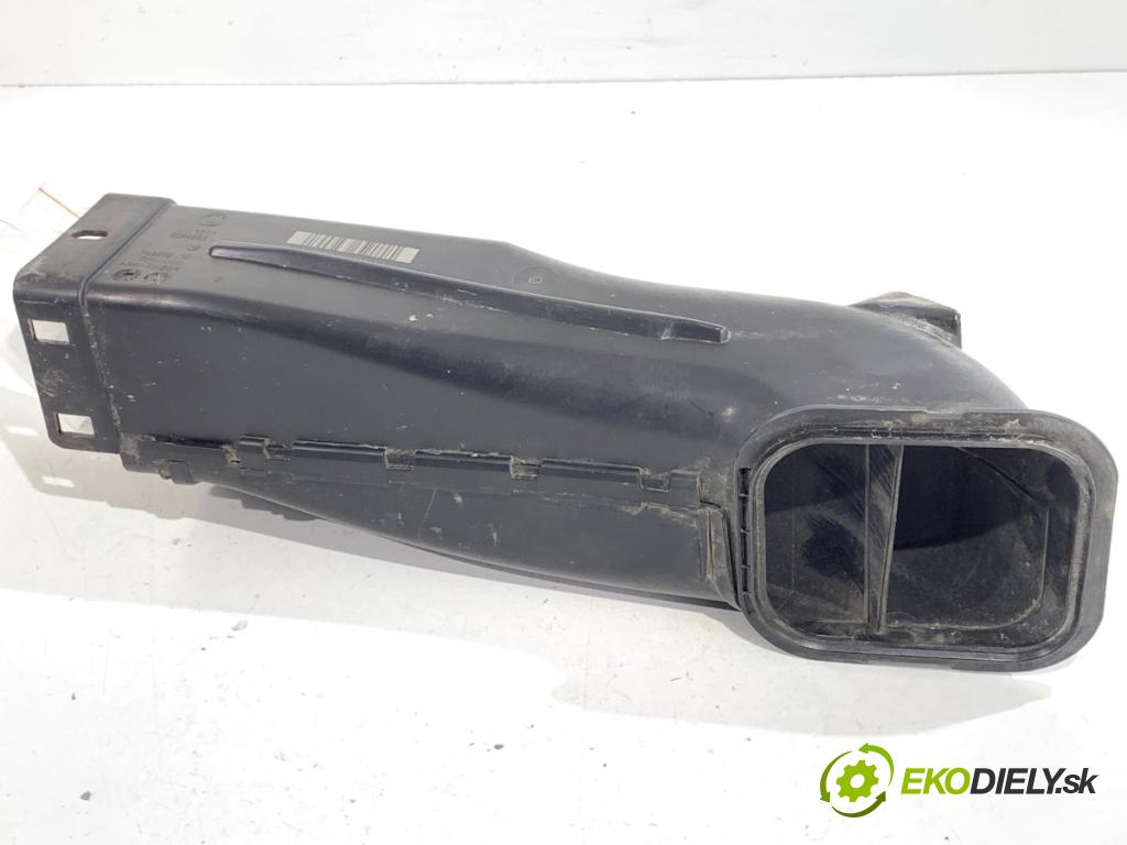 BMW G30 sedan 2020 140 kW 520 d xDrive 1995 Rúra vzduchu 8599683