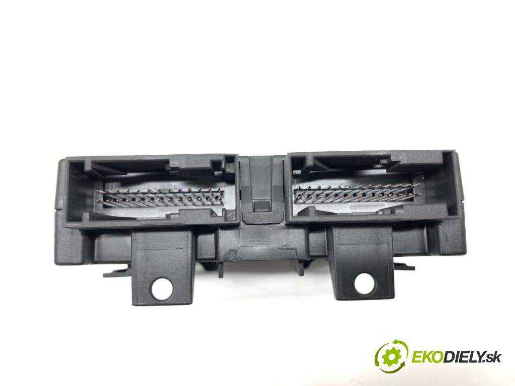 BMW G30 sedan 2020 140 kW 520 d xDrive 1995 modul topení 5A24E70