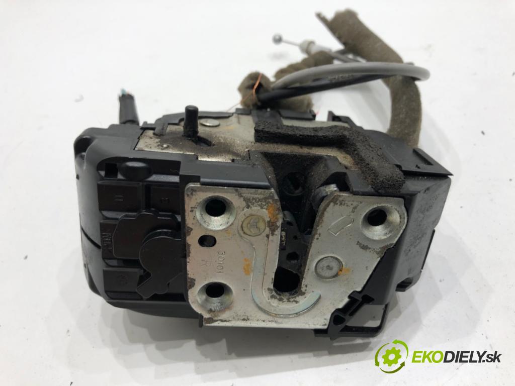 NISSAN QASHQAI J10 SUV 2011 104 kW 2.0 1997 zámok dveře pravý zadní část 
