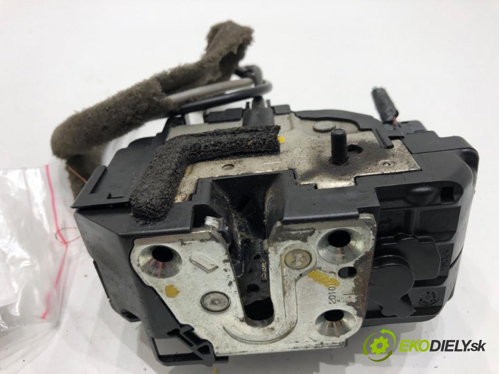 NISSAN QASHQAI J10 SUV 2011 104 kW 2.0 1997 zámok dveře levý zadní část 
