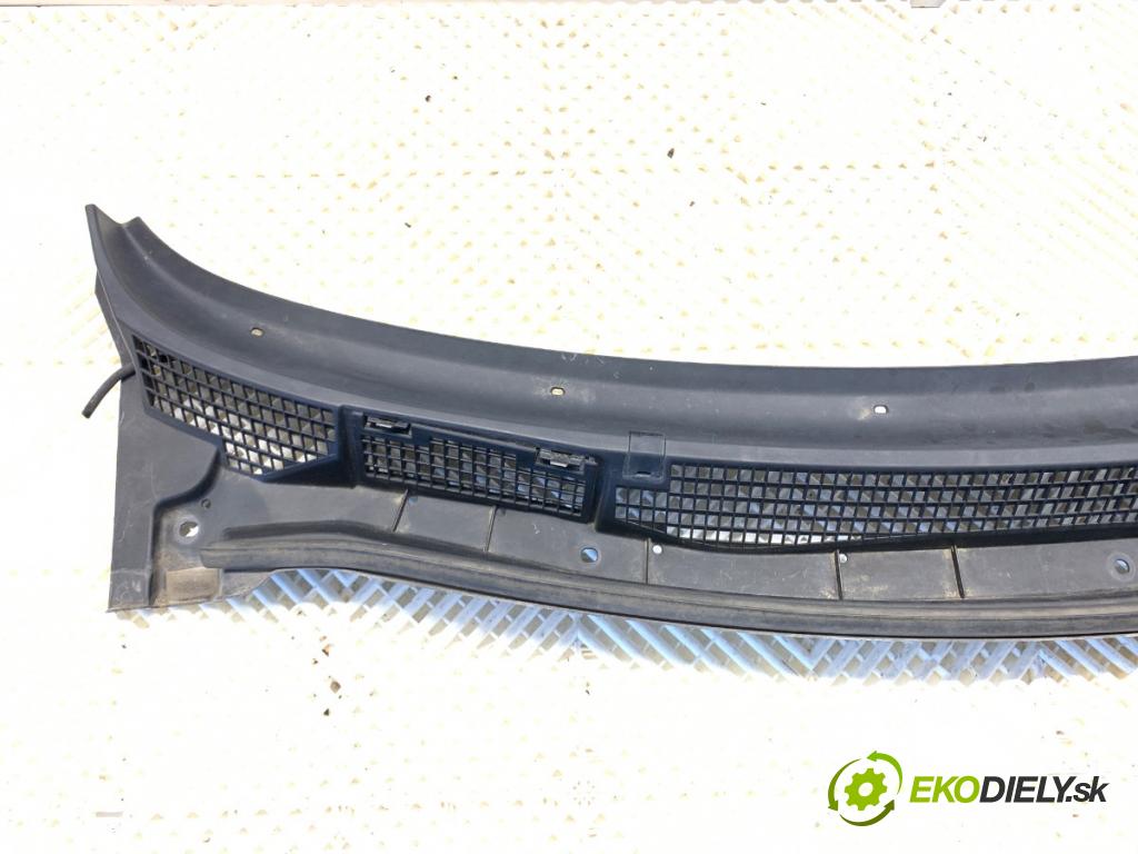NISSAN QASHQAI J10 SUV 2011 104 kW 2.0 1997 Torpédo, plast pod čelné okno 66862JD900 (Torpédo (plast pod čelným sklom))