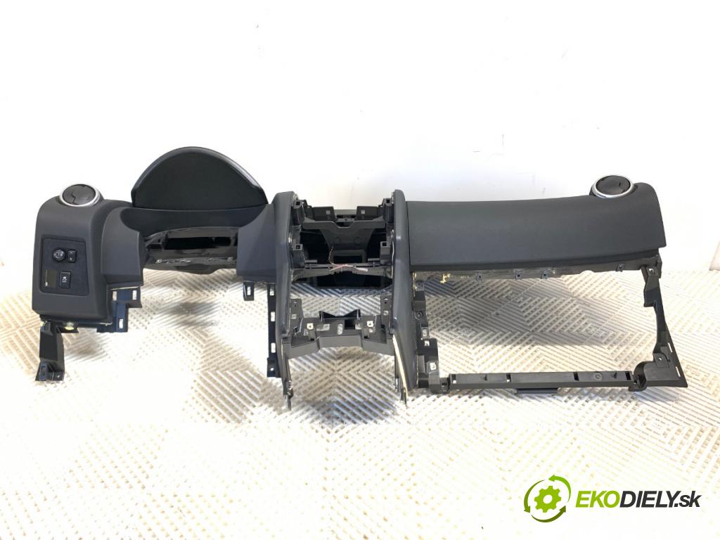 NISSAN QASHQAI J10 SUV 2011 104 kW 2.0 1997 Palubná doska VANKÚŠ: spolujazdca