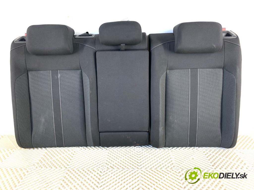 VW T-ROC SUV 2023 110 kW 1.5 TSI 1495 Sedadlo druhý rad
