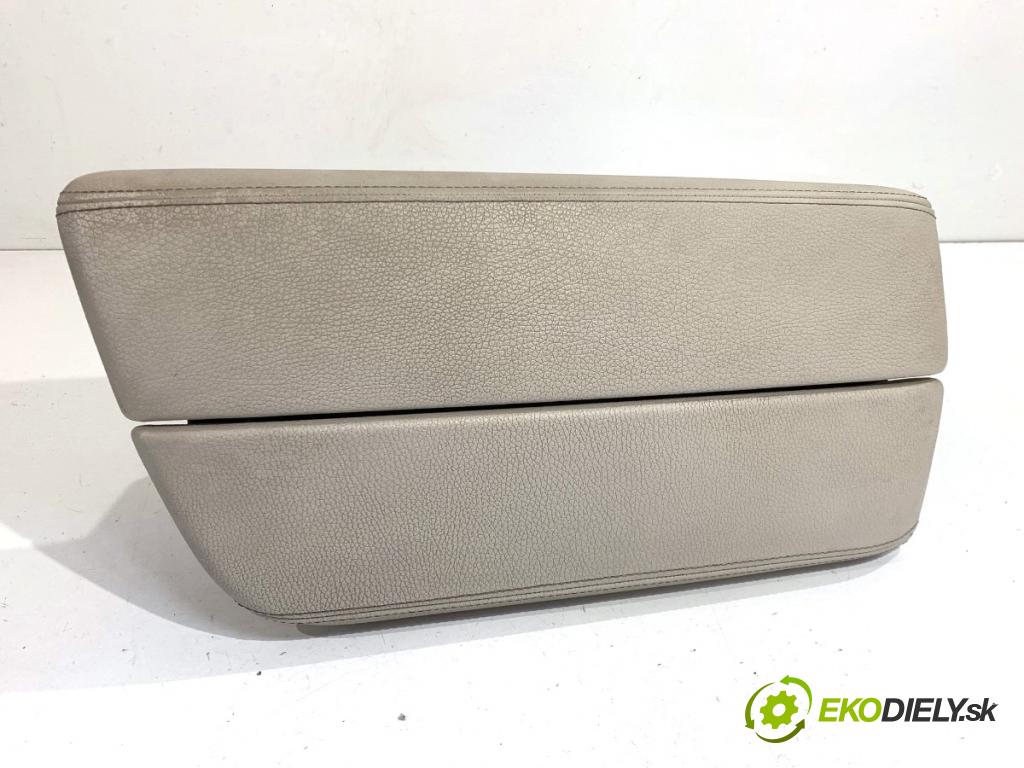 BMW G30 sedan 2020 140 kW 520 d xDrive 1995 loketní opěrka 9483809 (Loketní opěrka)