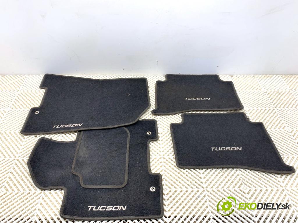 HYUNDAI TUCSON SUV 2015 85 kW 1.7 CRDi 1685 koberček 
