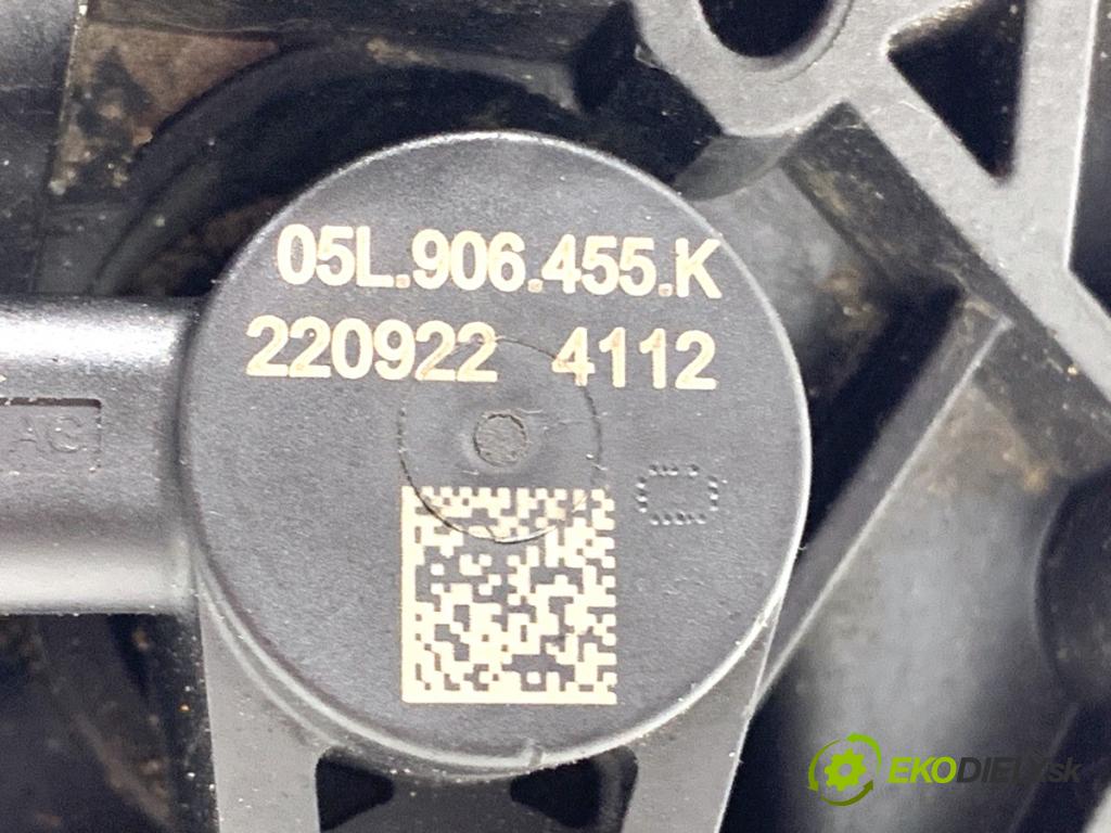 FORD TOURNEO CONNECT nadwozie wielkoprzestrzenne (MPV) 2022 90 kW 2.0 EcoBlue 1968 obal filtra oleje 05L906455K 05L117021B (Kryt olejového filtru)