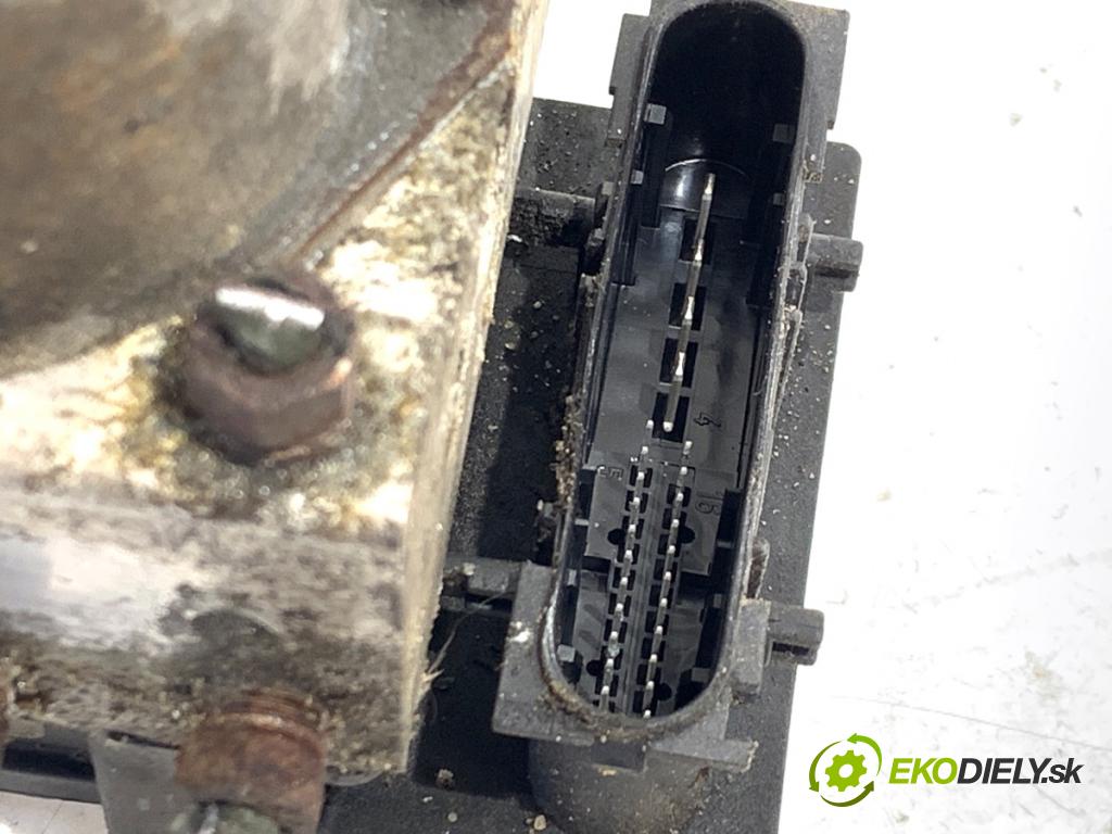 PEUGEOT 107 liftback 2008 50 kW 1.0 998 pumpa ABS 0265800441 (Pumpa ABS)
