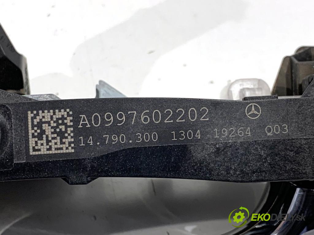 MERCEDES-BENZ GLE SUV 2020 270 kW GLE 450 EQ Boost 4-matic (167.157) 2498 Kľučka vonkajšia pravy zad A0997602202