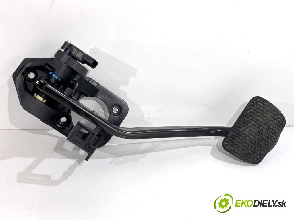 MERCEDES-BENZ GLE SUV 2020 270 kW GLE 450 EQ Boost 4-matic (167.157) 2498 pedal brzdy A1672901000