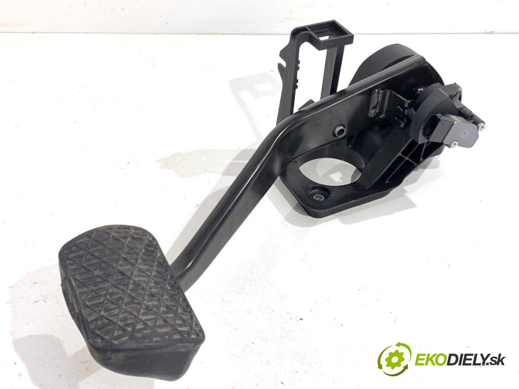 MERCEDES-BENZ GLE SUV 2020 270 kW GLE 450 EQ Boost 4-matic (167.157) 2498 pedal brzdy A1672901000