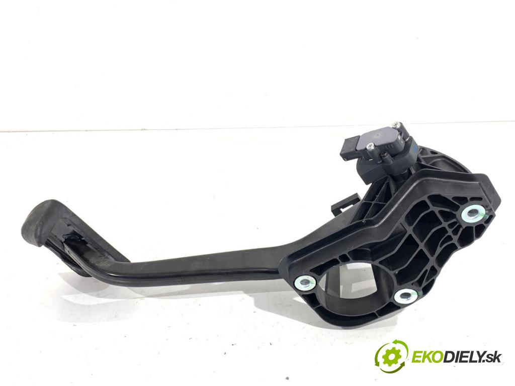 MERCEDES-BENZ GLE SUV 2020 270 kW GLE 450 EQ Boost 4-matic (167.157) 2498 pedal brzdy A1672901000
