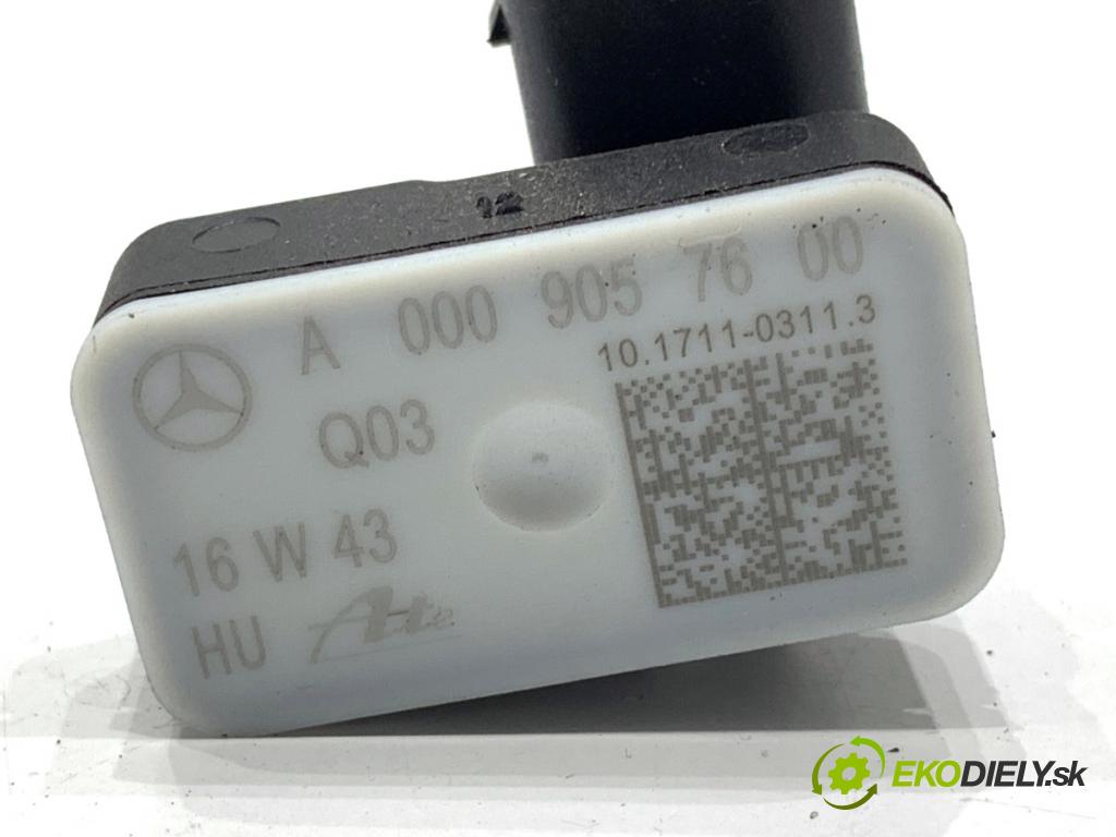 MERCEDES-BENZ GLE SUV 2020 270 kW GLE 450 EQ Boost 4-matic (167.157) 2498 snímač nárazu A0009057600 (Snímač nárazu)