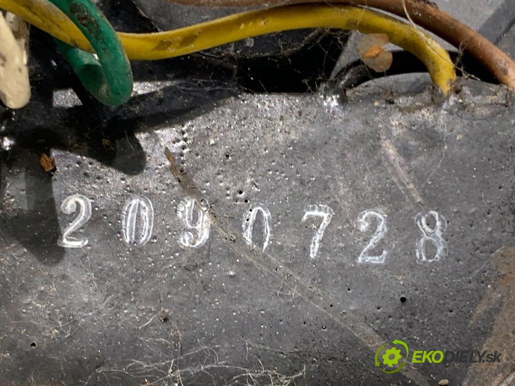 KIA SOUL I liftback 2009 94 kW 1.6 CRDi 128 1582 mechanismus stěračů přední část 98110-2K000 (Motorek stěračů přední)