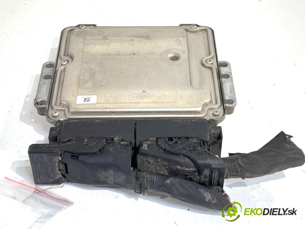 HYUNDAI TUCSON SUV 2015 85 kW 1.7 CRDi 1685 riadiaca jednotka Motor 39140-2ABB0 (Riadiaca jednotka)
