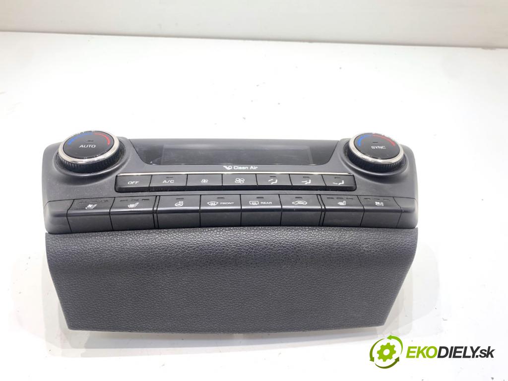 HYUNDAI TUCSON SUV 2015 85 kW 1.7 CRDi 1685 Panel ovládania kúrenia 97250-D3XXX (Prepínacie páčky pod volantom)