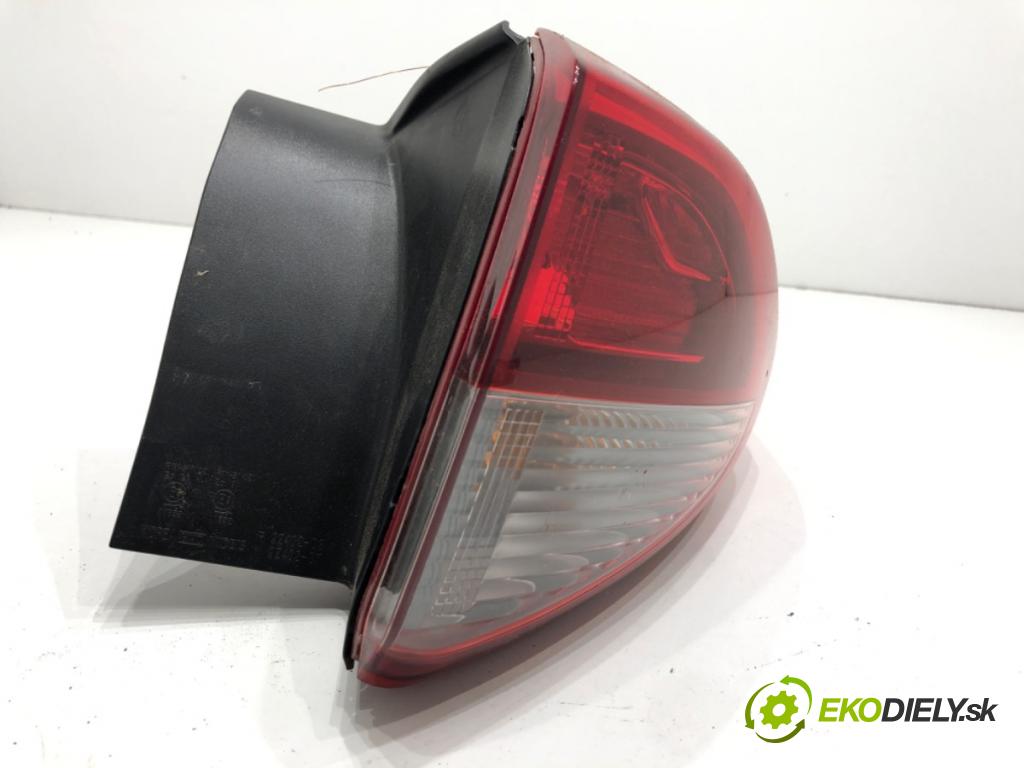 HYUNDAI TUCSON SUV 2015 85 kW 1.7 CRDi 1685 Svetlo pravy zad