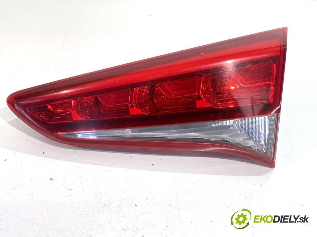 HYUNDAI TUCSON SUV 2015 85 kW 1.7 CRDi 1685 světlo zadní část pravá vnitřní  (Klika dveří ostatní)