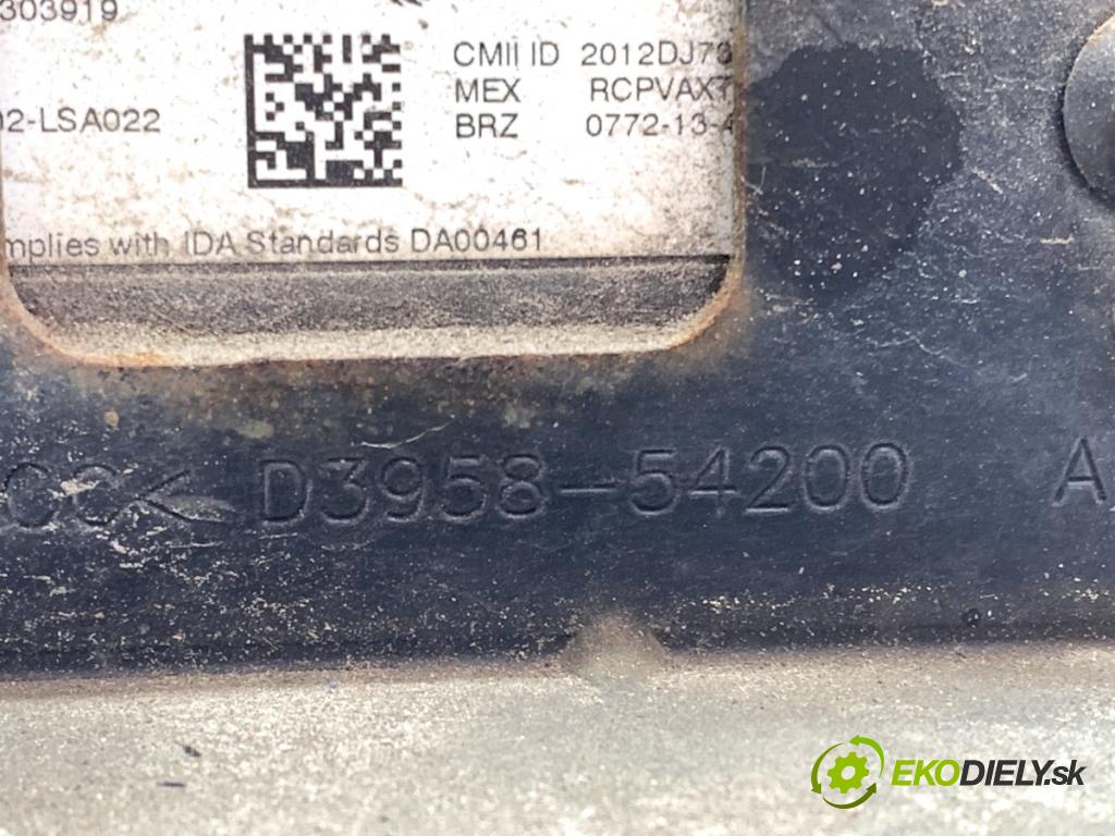 HYUNDAI TUCSON SUV 2015 85 kW 1.7 CRDi 1685 RADAR: Snímač Mŕtveho 95821-D7000