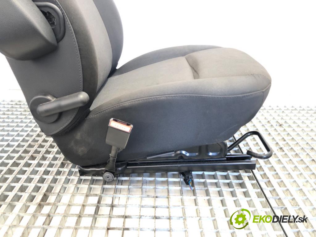 RENAULT MASTER III Skrzynia 2023 120 kW 2.3 dCi 165 FWD (FV0P, FV0U, FV11, FV12) 2298 sedadlo levý přední část