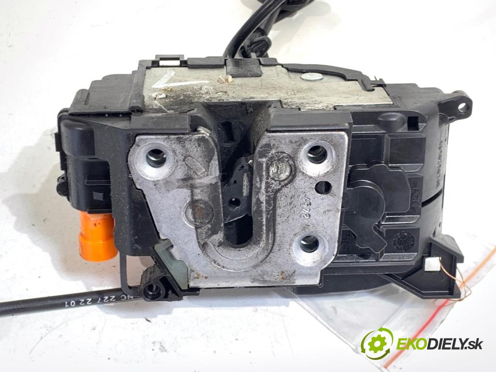 RENAULT MASTER III Skrzynia 2023 120 kW 2.3 dCi 165 FWD (FV0P, FV0U, FV11, FV12) 2298 zámok Dvere ľavy predný 805035039R
