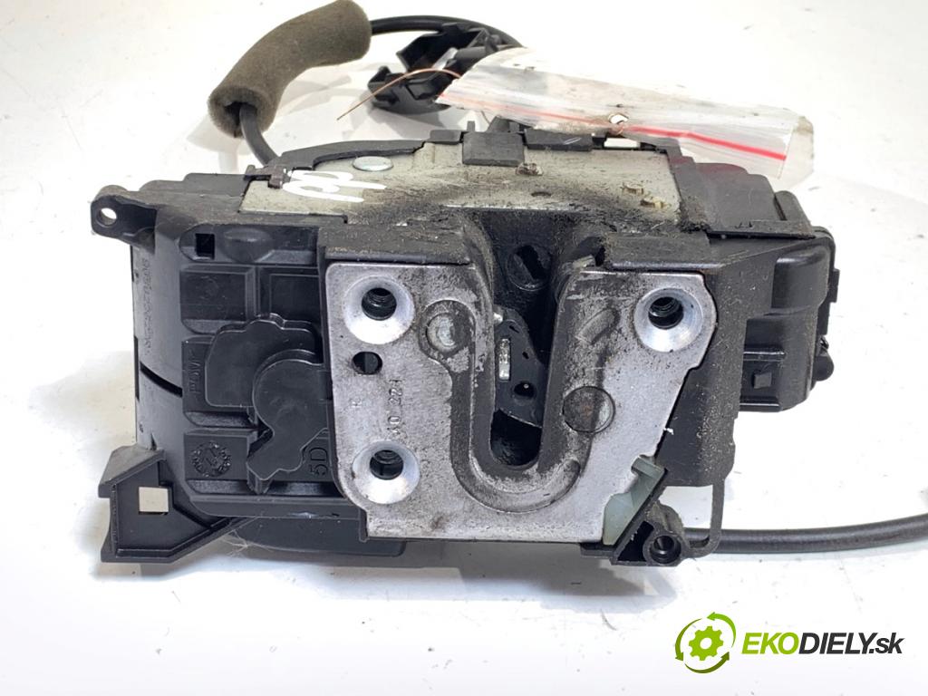 RENAULT MASTER III Skrzynia 2023 120 kW 2.3 dCi 165 FWD (FV0P, FV0U, FV11, FV12) 2298 zámok Dvere pravy predný 805022622R