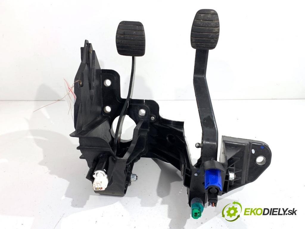 RENAULT MASTER III Skrzynia 2023 120 kW 2.3 dCi 165 FWD (FV0P, FV0U, FV11, FV12) 2298 PEDÁL: 070108H (Potenciometer plynového pedálu)